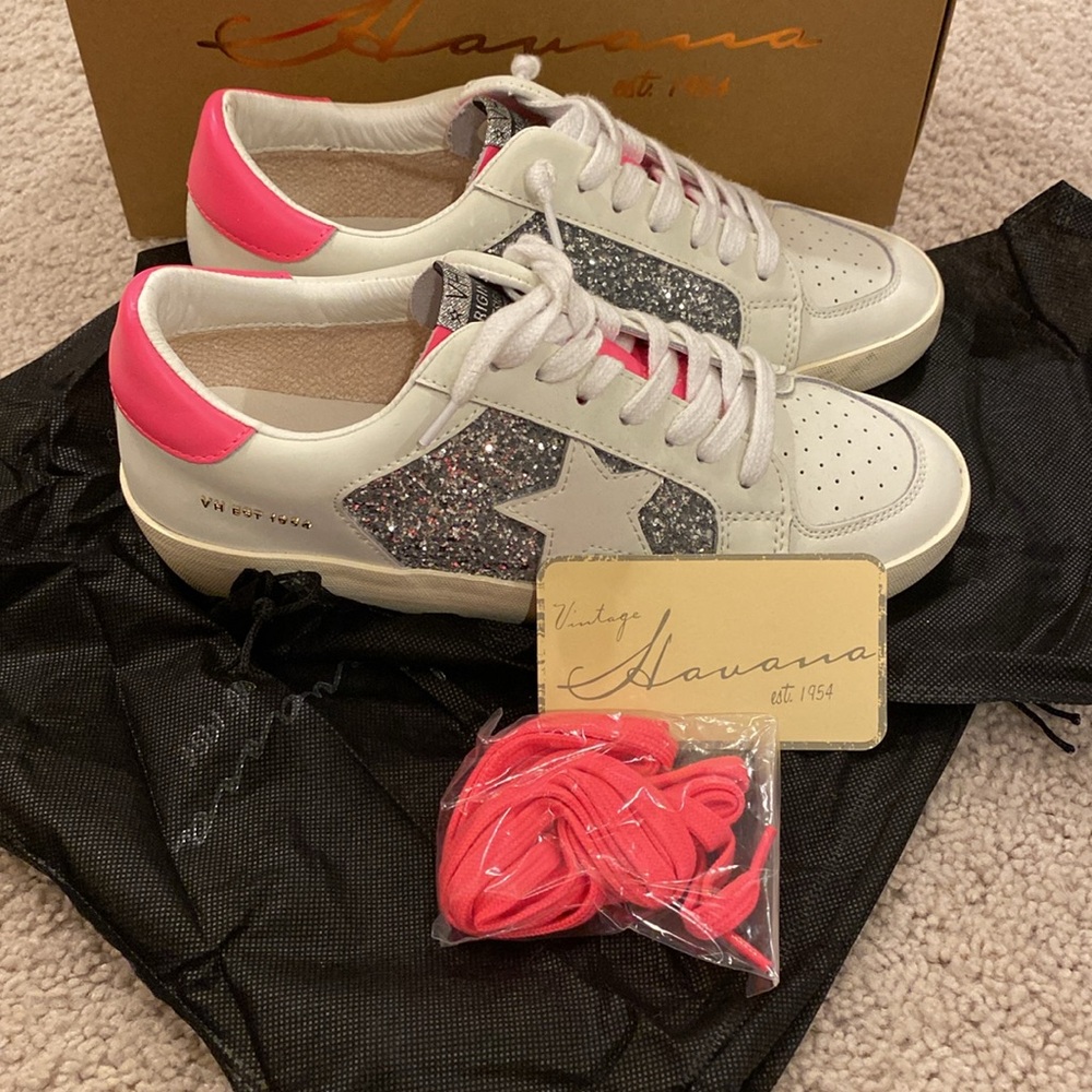 Vintage Havana Positivity 4 Sneaker in Pop Pink, Size 10